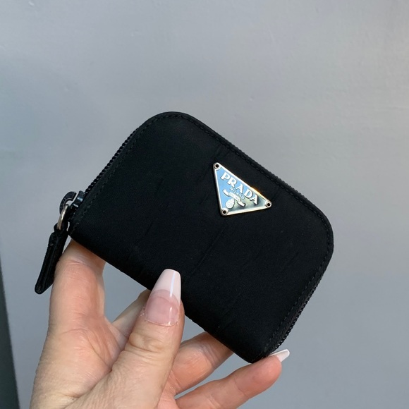Authentic Prada black nylon zippy card holder - Picture 1 of 17